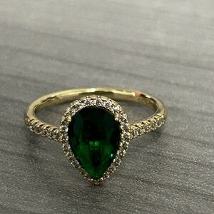 💚 NWOT-Gold Filled Emerald-Green CZ Halo Ring | Size 8 💚